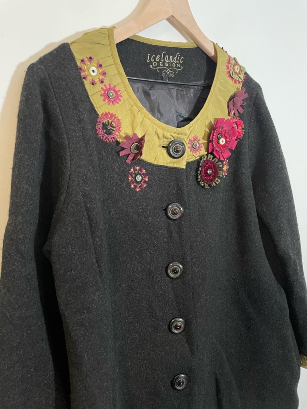 Icelandic Design Gray Silk Floral Applique Lined Wool Jacket Women's Size XL - Picture 3 of 14